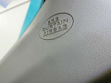 カーテンエアバックもついています。