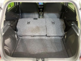 普段のお買い物や通勤、送迎等に十分な荷室スペースを確保しております。セカンドシートを倒すと、大きな荷物の積載も可能です♪