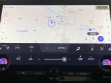 充実のオーディオ&ビジュアル機能にセンター通信型コネクティッドナビと車載ナビ機能も搭載。詳細は販売店スタッフまでおたずねください。