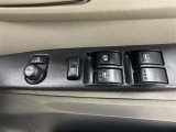 〈パワーウインドウスイッチ〉 運転席から全ての窓の開閉が可能です
