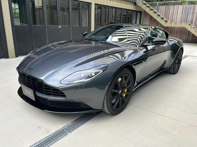DB11V12