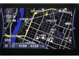 視線移動の少ない位置にセットされた視認性の良いメーカーSDナビ。CD・DVD・SD・高画質なフルセグTV対応です。ナビ連動のETC2.0を搭載しています。利用日や料金の確認がモニターで出来て便利ですよ
