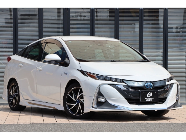 トヨタ プリウスPHV 1.8 A プレミアム の中古車詳細 (20,000km, パール