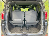 【パワーバックドア】スマートキーや運転席のボタンを押すだけでリアゲートが自動で開閉します!荷物を持っている時や、高い位置にあるバックドアを閉める際に便利な機能です♪