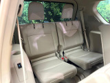 床下収納式のサードシートです。座席部分をコンパクトに収納でき、広大な荷室スペースとしてお使いいただけます!乗車人数や荷物の量など利用シーンに合わせて3列目を有効活用でき、とっても便利♪