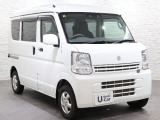 当社の優秀なスタッフがしっかり点検整備をさせていただいてからご納車いたします!さらに!エンジンオイル、エレメント・ミッションオイル・ワイパーゴムを新品交換になります!これで安心して乗って頂けます!