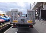室内も充分・年式以上に綺麗です!更にスタッフが真心込めて納車の清掃や準備をします!(気になる方には別途ルームクリーニング・革調カバー販売など)対応できます。