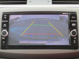 後方確認に便利なバックビューモニター装備です。