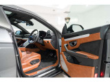 Floor mats with leather piping and double stitching (Bicolor Carpet/Basic color Stitching)