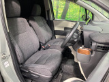 運転席シート廻りは使用感も少なく、良好な状態となっています。丁寧に使われていたことがよくわかりますね。
