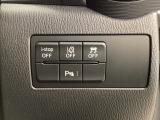 安全装置のスイッチは運転席パネル右下に集約されています。任意で切り替え可能なため状況に合わせてお使いください。