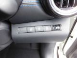 運転席の右側に各種スイッチがまとめられています。