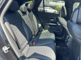 メルセデス・ベンツの定める厳しい基準をクリアしたお車のみをご案内させて頂きます。納車前整備はメーカー規定に基づき当店3Fの指定工場で入念に行なわれます。熟練のメカニックがお客様のお車を整備致します。