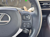 【レーンディパーチャーアラート(LDA)】クルマが車線または走路から逸脱する可能性がある場合に、ブザーまたはハンドルの振動により注意をうながします。機能には限界があるためご注意ください。