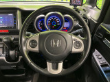 【純正革巻きステアリング】上質な革を使用することで、手にしっかり馴染みとても運転しやすいハンドルです♪
