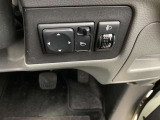ドアミラーの角度調整は電動です!