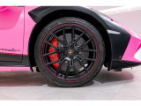 Red CCB brakes calipersContrast Color line on rim - Rosso Desire