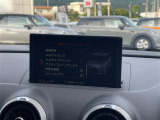 マットブラックにホワイトのLIBERALAのロゴの建物と看板が目印です。