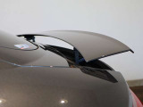 車速感応型リアスポイラー