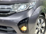 【LEDヘッドライト】悪天候や夜間走行時も良好な視界を確保し安心して運転できる高輝度LEDヘッドライトを装備!点灯速度が早く、消費電力も抑えられています。