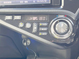 【オートエアコン】一度お好みの温度に設定すれば、車内の温度を検知し風量や温度を自動で調整。暑い…寒い…と何度もスイッチ操作をする必要はありません。快適な車内空間には必須の機能ですね♪