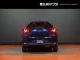 【ボディカラー:ディープクリスタルブルーマイカ】深みのある濃紺の色で、落ち着いた雰囲気や若々しさを感じさせるカラーです。主張が強い色ながら、濃すぎず明るすぎず、ほどよい重厚感を印象付けます。
