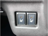 シートヒーター装備付き車!!座席に埋め込まれた電熱線によりシートを暖めることが出来る装備で、温めたられたシートは、寒い冬には最適です!!