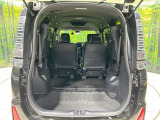 普段のお買い物や通勤、送迎等に十分な荷室スペースを確保しております。セカンドシートを倒すと、大きな荷物の積載も可能です♪