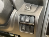 パワースライドドアの開閉はスマートキーのリモコンやドアノブは勿論、運転席側のスイッチ操作でも開閉ができ、安全・簡単です。
