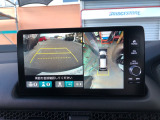【マルチビューカメラシステム】クルマを上空から見下ろしたような映像が表示されます!さらに駐車がしやすくなります♪