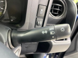 【オートライト】周りの明るさに応じて自動でヘッドライトの点灯・消灯ができる機能です!ライトの付け忘れ・消し忘れなどが無くなり、雨の日や夕方の走行も安心!トンネル通過時も便利ですね♪