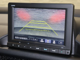 バックカメラが装備されており、後方の安全確認はもちろんのこと狭い場所での駐車や雨の日・夜間など視界の悪いコンディションでのストレスの軽減にもなります!