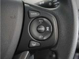 【アダプティブクルーズコントロール】予め設定した車速内でクルマが自動的に加減速。前走車との適切な車間距離を維持しながら追従走行します。【LKAS】車線維持支援システムでステアリング操作を支援。