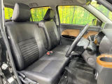 運転席シート廻りは使用感も少なく、良好な状態となっています。前オーナー様が丁寧に使っていたことがよくわかりますね。
