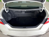積み下ろしのしやすいデッキにはたっぷりと荷物を積み込んでいただけます。遊びから仕事まで、様々なシーンで頼れます♪