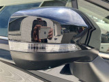 周りの車に「ウインカー&ハザード」を気付いてもらえる装備です。