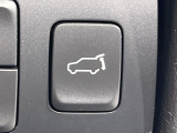 【パワーバックドア】スマートキーや運転席のボタンを押すだけでリアゲートが自動で開閉します!荷物を持っている時や、高い位置にあるバックドアを閉める際に便利な機能です♪