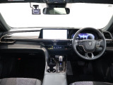 操作性に優れた運転席となります!小物入れや各ボタンの配置にこだわり、使いやすいです!座り心地もよく視認性も良好なのでロングドライブもお任せ下さい!