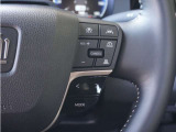 ◆アダプティブクルーズコントロール◆予め設定した車速内でクルマが自動的に加減速。前走車との適切な車間距離を維持しながら追従走行します。【LKAS】車線維持支援システムでステアリング操作を支援。