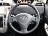 握りやすく、回しやすいステアリングは長時間の運転でも疲れを感じさせません!
