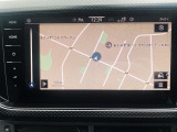 スマートフォン用アプリ[Apple CarPlay][Android Auto]対応の純正ナビ Discover Pro を装備、ラジオのほか、USB、Bluetoothハンズフリー通話にも対応。