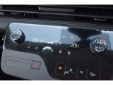 オートエアコンで温度を設定するだけで快適な車内環境を維持することができます!