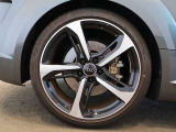 アルミホイール 5 スポークブレードデザイン ブラックポリッシュト9 J x 19 (Audi Sport)/S line スポーツサスペンション