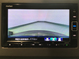 【バックカメラ】運転が苦手な方も車庫入れラクラクです!ギアをリバースに入れれば自動的に切り換わりますので、面倒な操作は不要です♪狭い駐車場もお車を傷つけず安心ですね!
