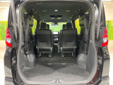 普段のお買い物や通勤、送迎等に十分な荷室スペースを確保しております。セカンドシートを倒すと、大きな荷物の積載も可能です♪