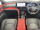 クラウンスポーツ 2.5 RS E-Four 4WD 本革シート