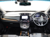 操作性に優れた運転席となります!小物入れや各ボタンの配置にこだわり、使いやすいです!座り心地もよく視認性も良好なのでロングドライブもお任せ下さい!