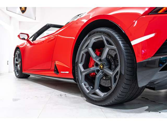 ランボルギーニ ウラカンスパイダー EVO (LDF) 4WD の中古車詳細