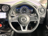 【ステアリングスイッチ】運転中、前方から目線をそらすことなく、オーディオ等の操作が可能な便利機能!安心&快適なドライブを演出してくれます♪