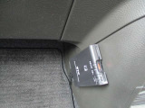 ETC。高速道路を利用する際、ノンストップで料金所を通過できます。別途セットアップ料金がかかります。